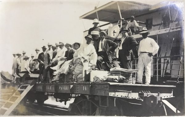 Archivo Porras — placa 36: trabajos de construcción de la vía.
